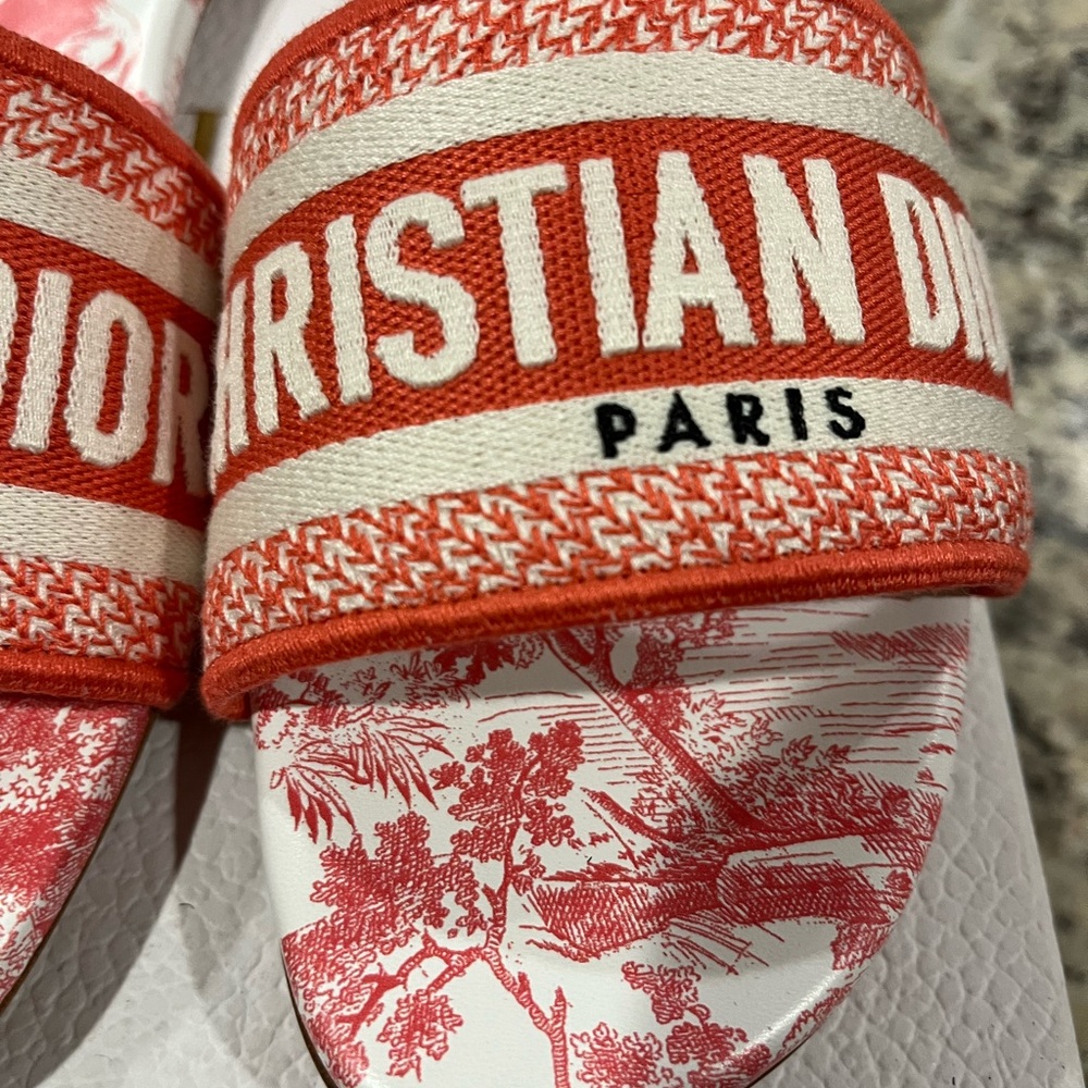 Dior Slides - Picture 2 of 11